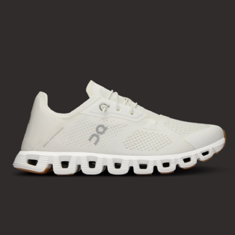 On Cloud 5 Coast All White Sneakers size 9